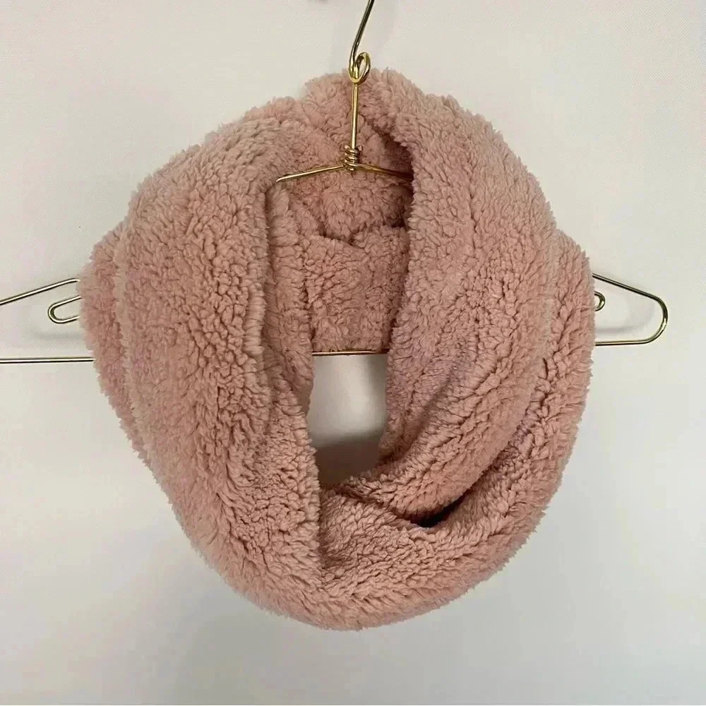 Jenni Fluffy Sherpa Fleece Infinity Scarf Blush/Pink